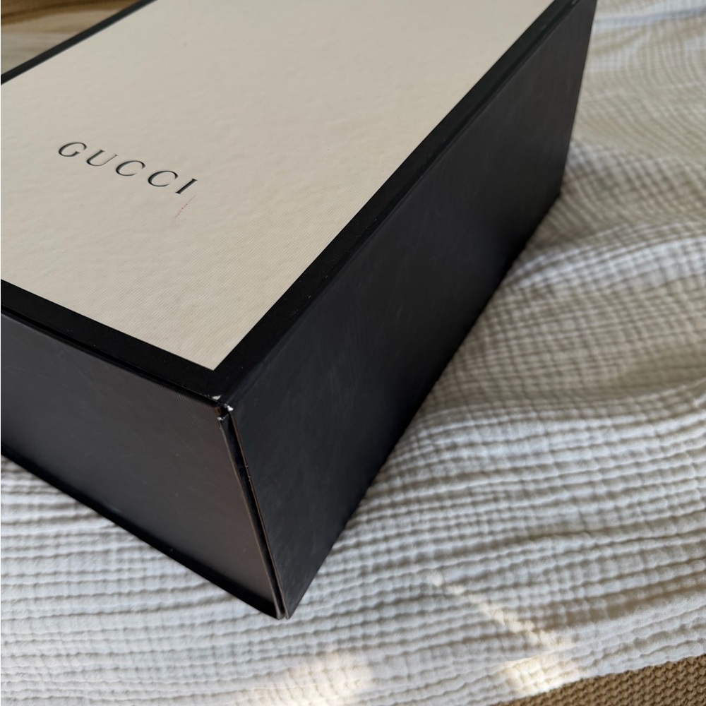 An authentic limited edition Gucci Backpack w/match wallet never used preowned - Picture 11 of 15